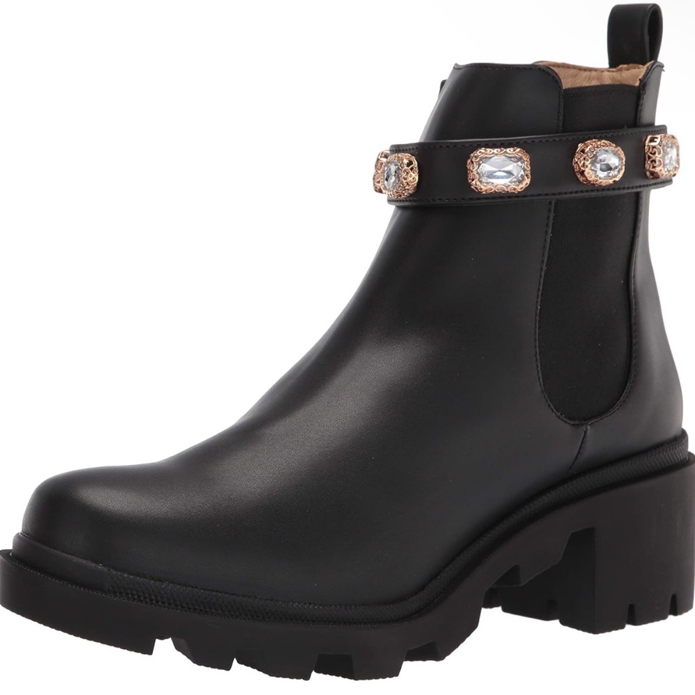 Steve Madden Amulet